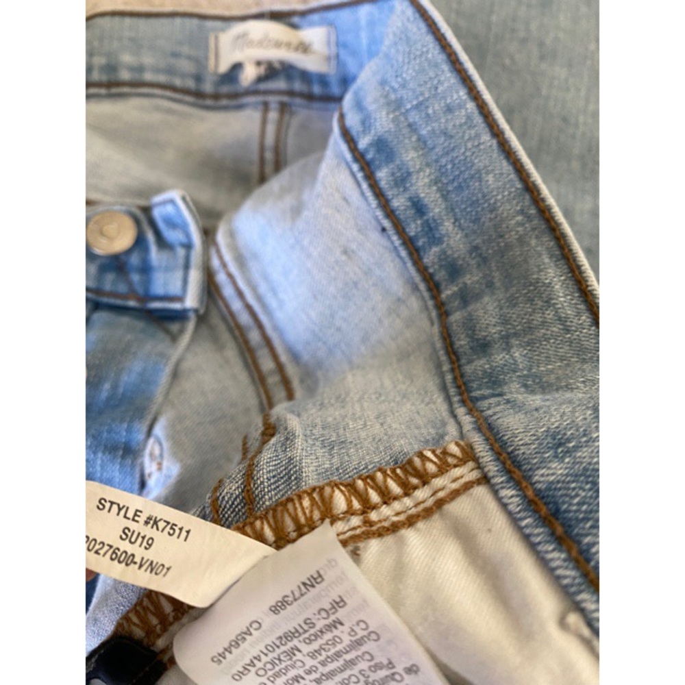 Madewell 9” Mid Rise Skinny Crop Jeans in Asbury Wash: Button-Front Edit… - Picture 7 of 11